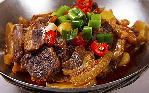 干锅土腊肉