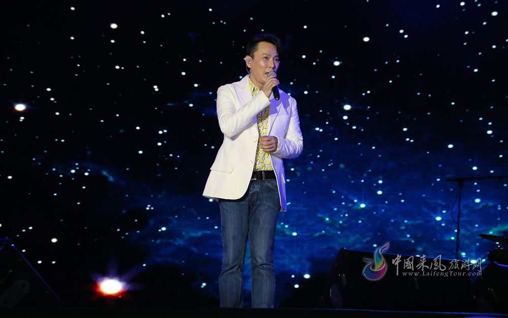 11位明星放歌来凤 3天演唱嗨翻全场——2016来凤凤鸣星空音乐节成功举办